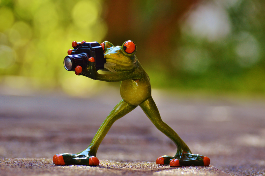 Zoals het pingpongballetje rond is, vertrouwt hij zijn gasten. TTV Overhees.nl Zoals het pingpongballetje rond is, vertrouwt hij zijn gasten. TTV Overhees.nl